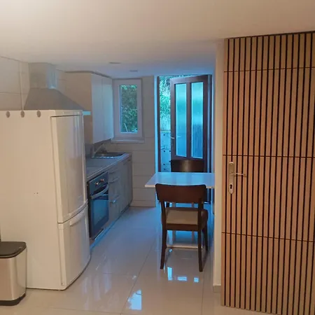 Apartmandomazlice Apartment